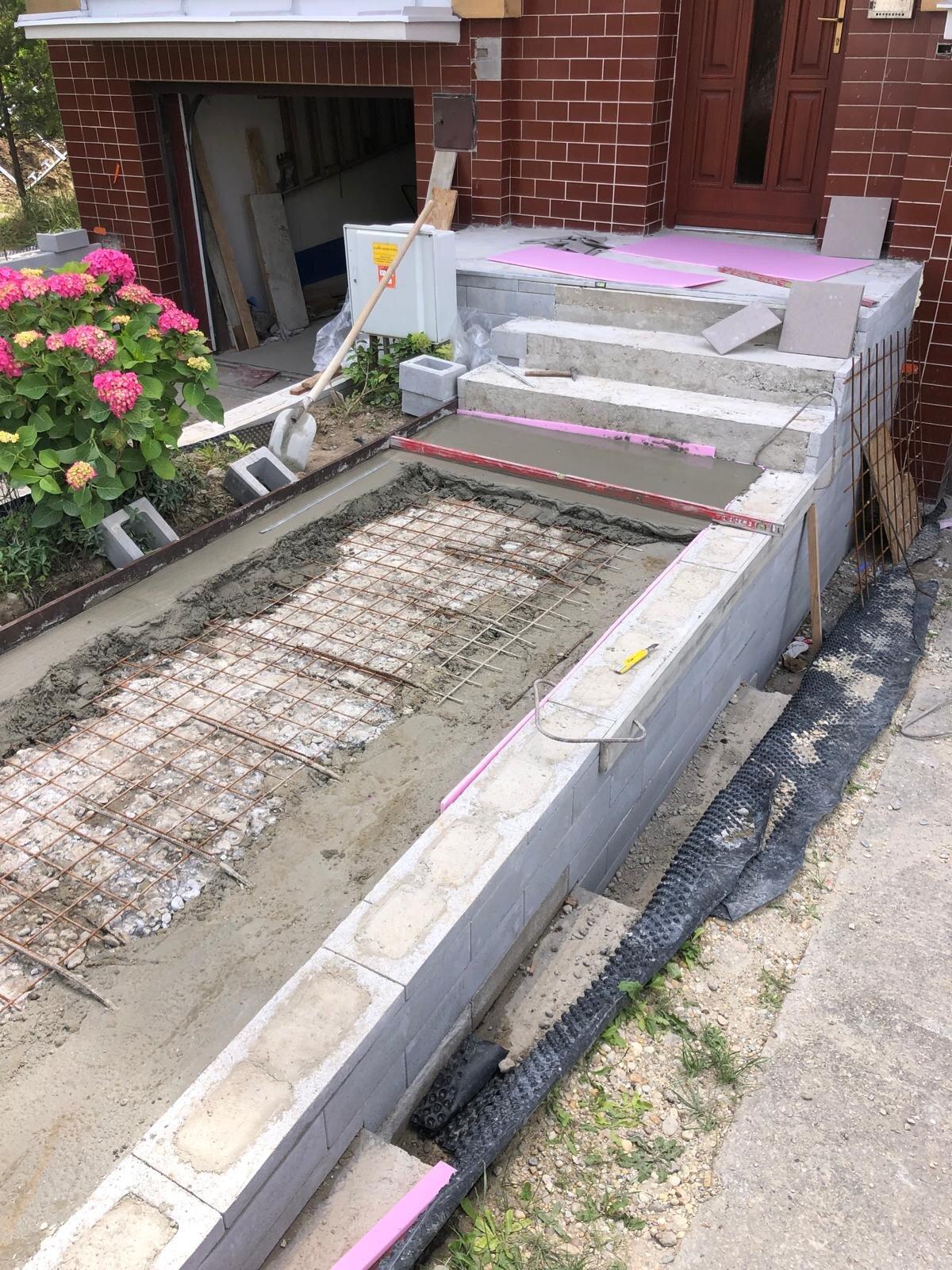 Rekonštrukcia chodníka a nájazdu - obrázok 14