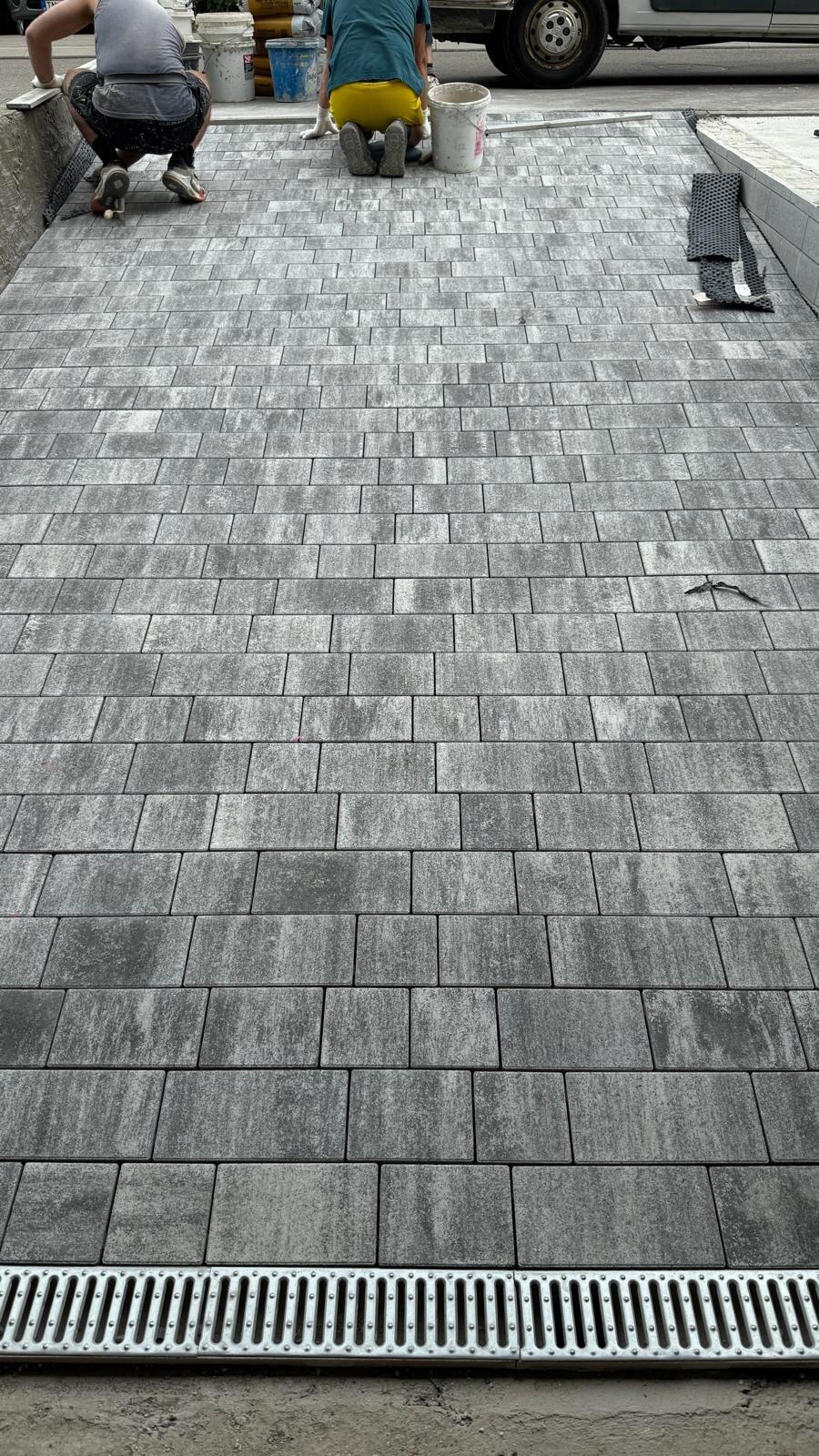 Rekonštrukcia chodníka a nájazdu - obrázok 18