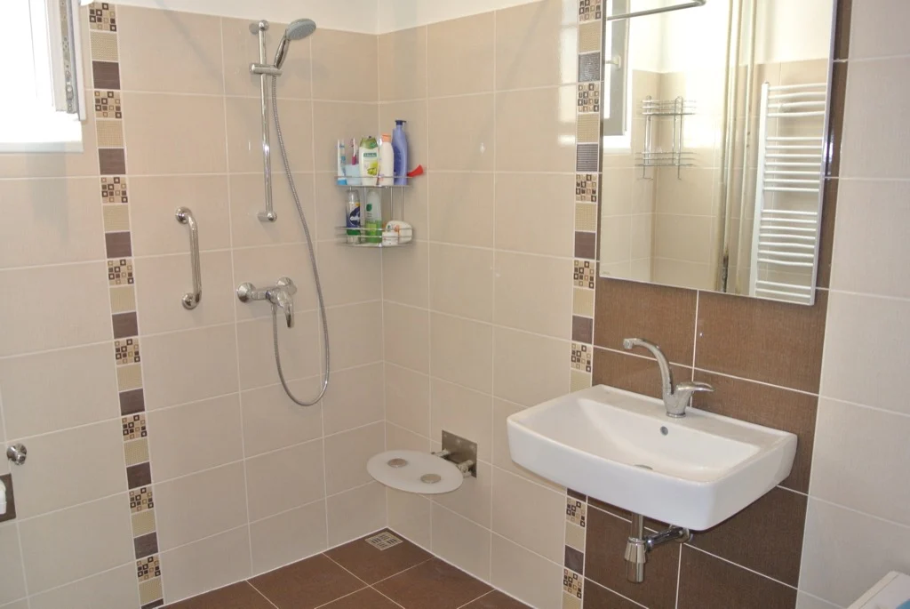 Rekonštrukcia kúpeľne, WC a kuchyne - obrázok 8