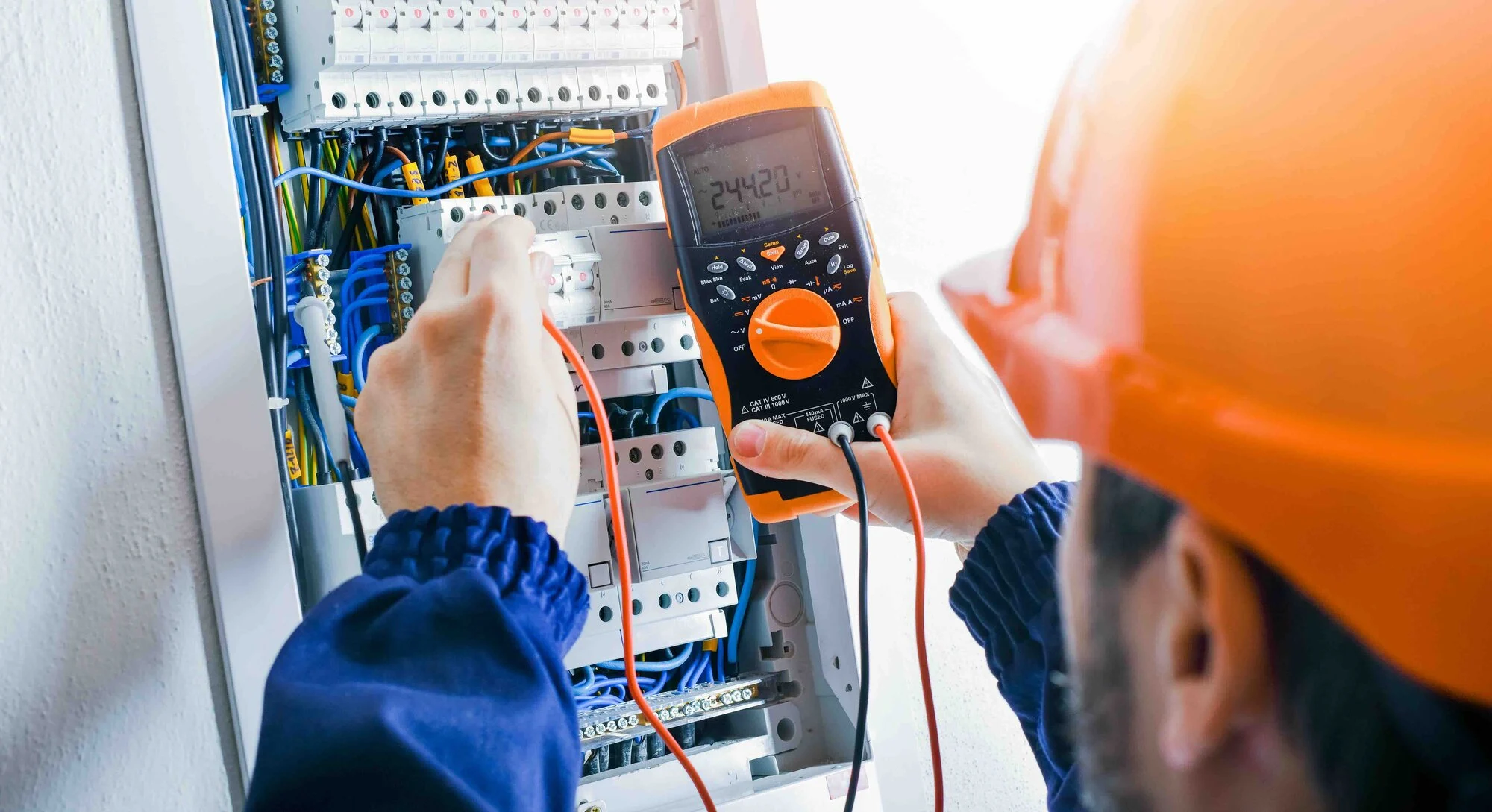Elektrina, voda a plyn